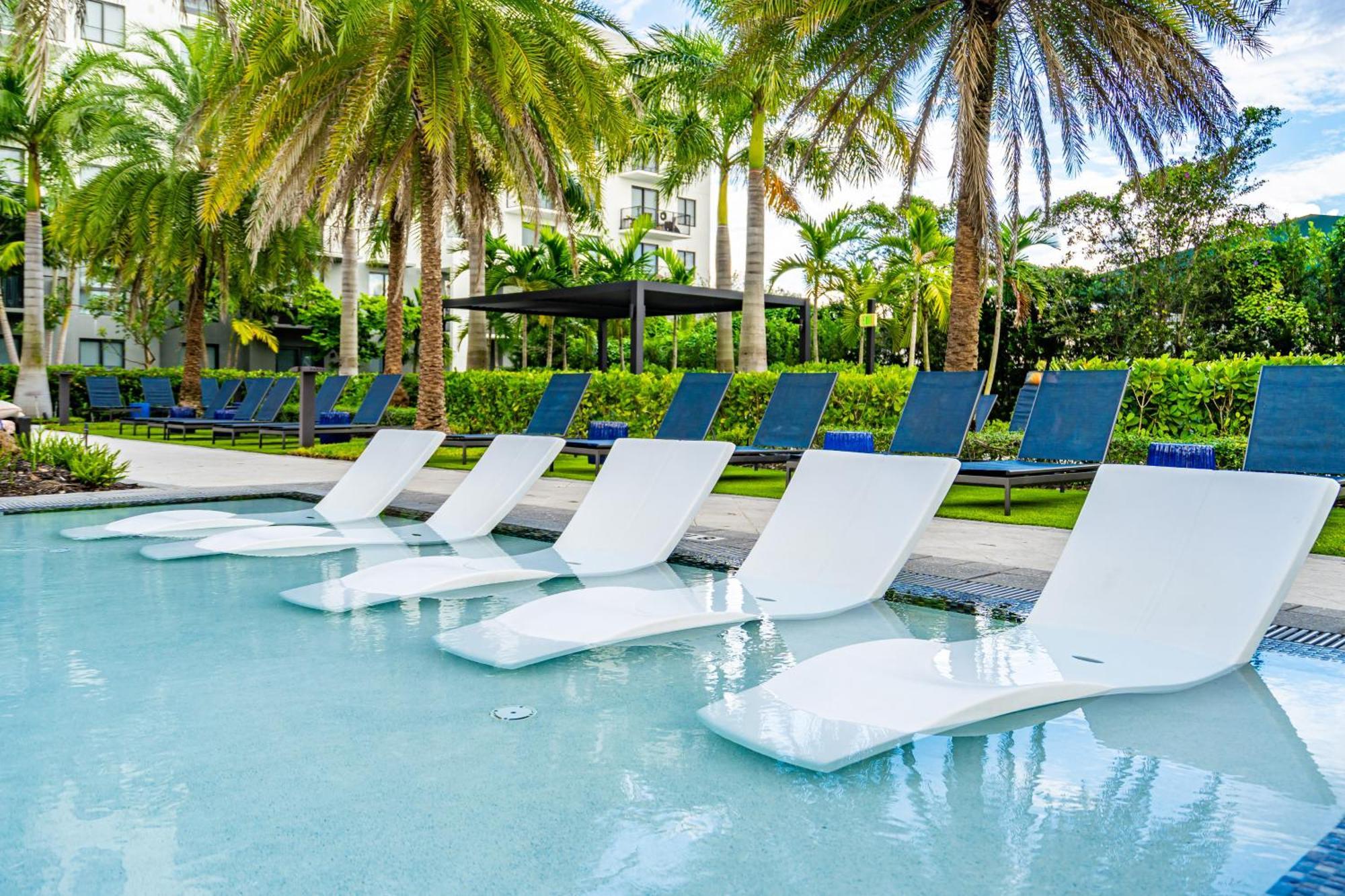 Amazing 2 Bedroom Unit In Doral Miami With Free Parking Hialeah Gardens Luaran gambar